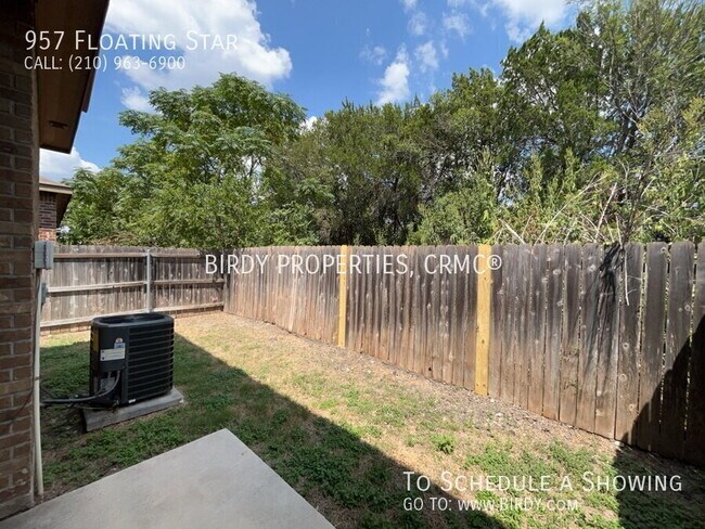 Building Photo - 957 Floating Star