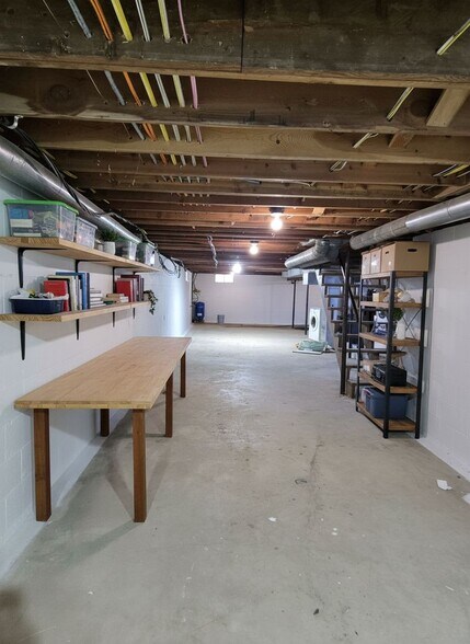 Building Photo - 10000 OH-736