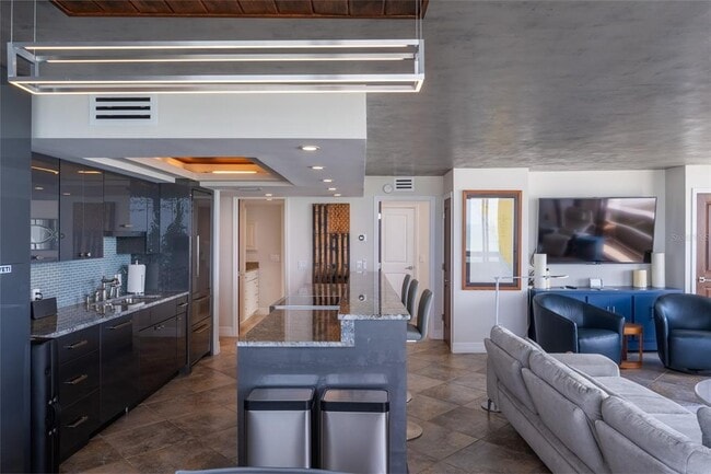 Building Photo - 5400 Ocean Blvd