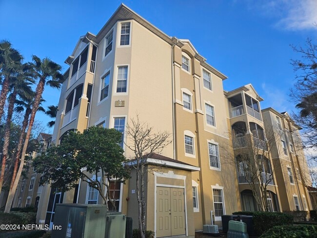 Building Photo - 7801 Point Meadows Dr