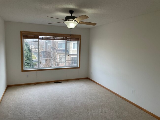 Building Photo - Charming 2 Bd /2 Ba Townhouse in Savage wi...