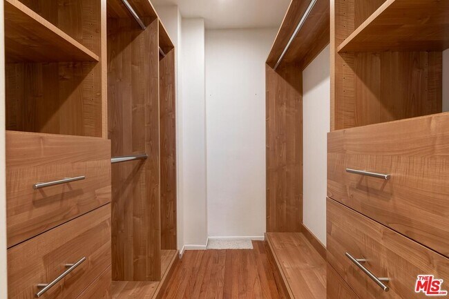 Building Photo - 1013 21st St