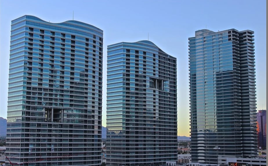 Building Photo - 4471 Dean Martin Dr