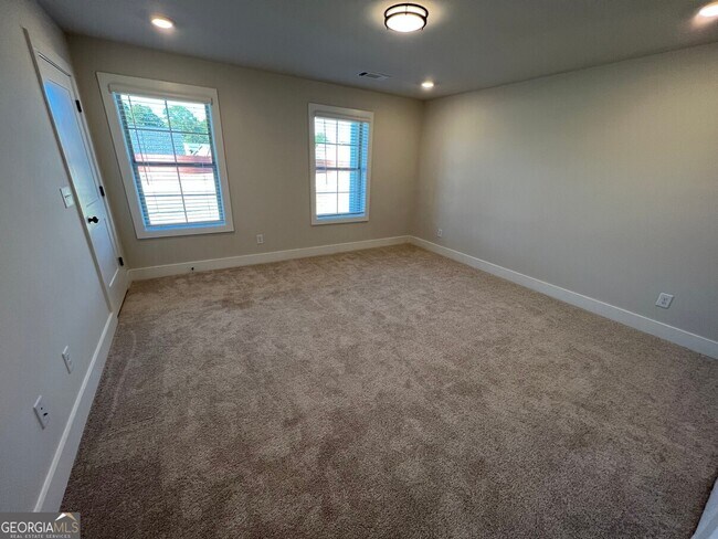 Building Photo - 859 Duck Walk Wy