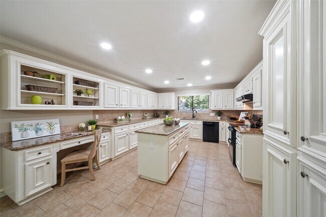 Building Photo - 7415 Revelwood Dr