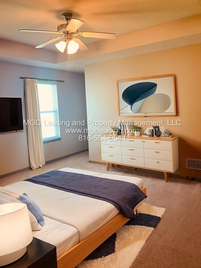 Building Photo - Snag This Raymore Gem Before the Luck Runs Out - Available 03/31/26