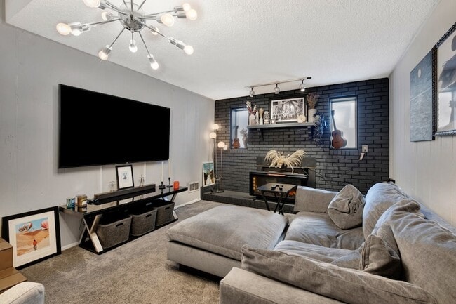 Building Photo - 3221 Cloverwood Dr