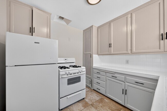 Building Photo - 3626 Highland Ave