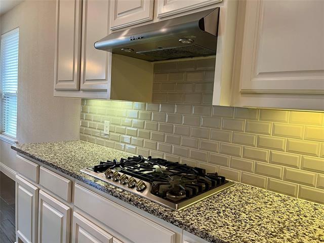 Building Photo - 713 Field Crossing