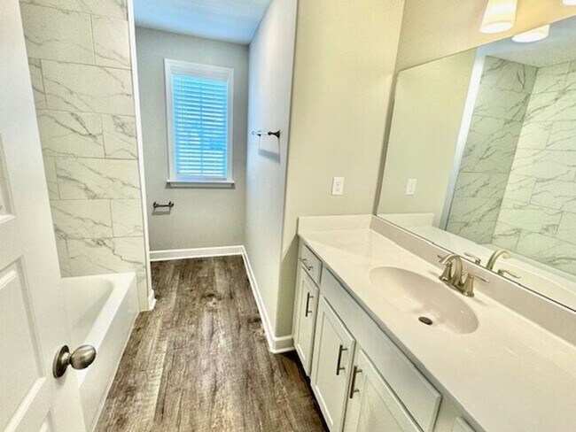 Building Photo - Now Leasing a 4-Bedroom 2.5 Home In Somerville, TN. Availalbe NOW!