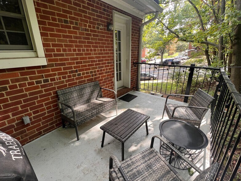 Building Photo - 4659 28th Rd S