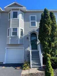 Building Photo - Baldwinsville Townhome - 2 Bedrooms 1.5 ba...