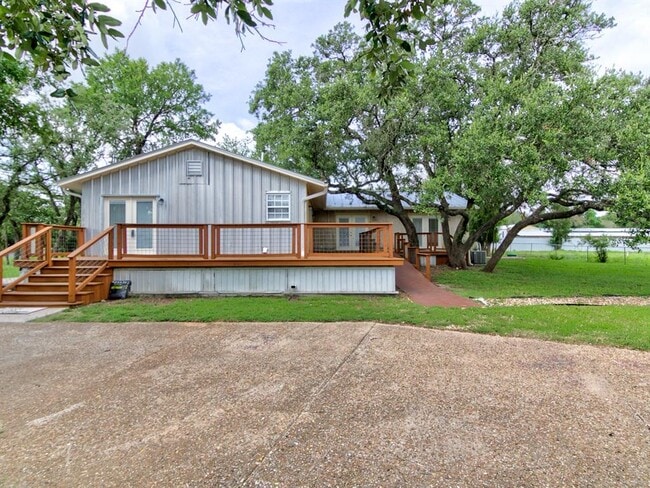 Building Photo - 1600 San Juan Dr