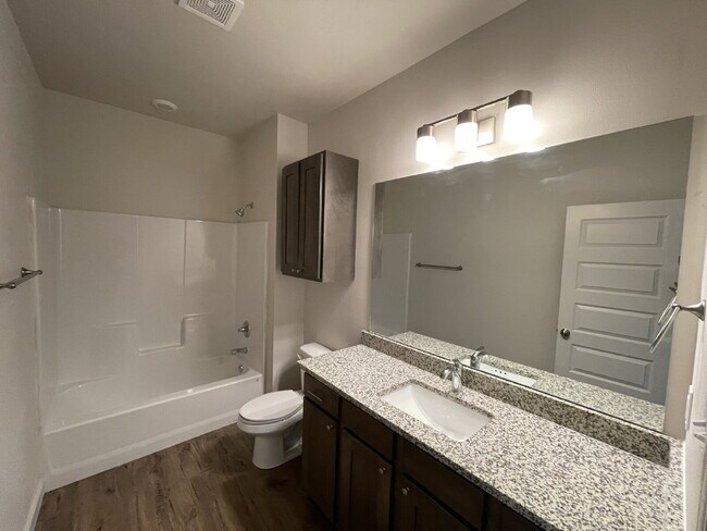 Building Photo - Newer Townhome Located South Of Town Near ...