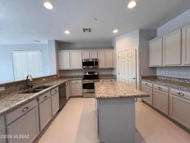 Building Photo - 12252 N Wind Runner Pkwy