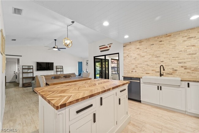 Building Photo - 9802 Wildginger Dr