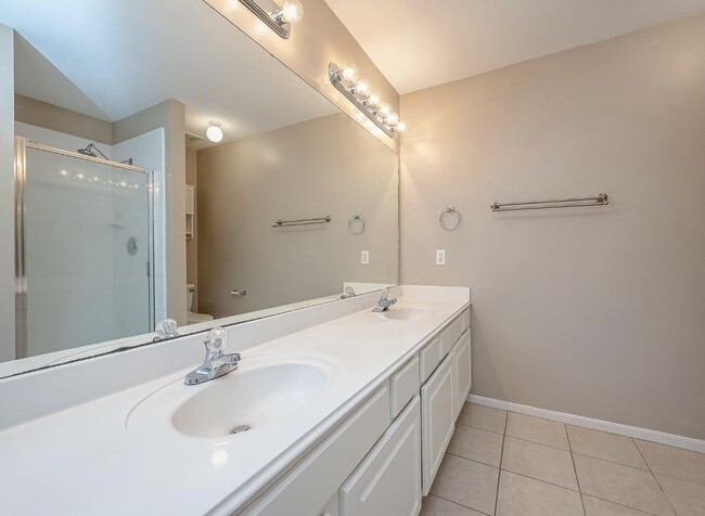 Building Photo - 4914 Jaymar Dr
