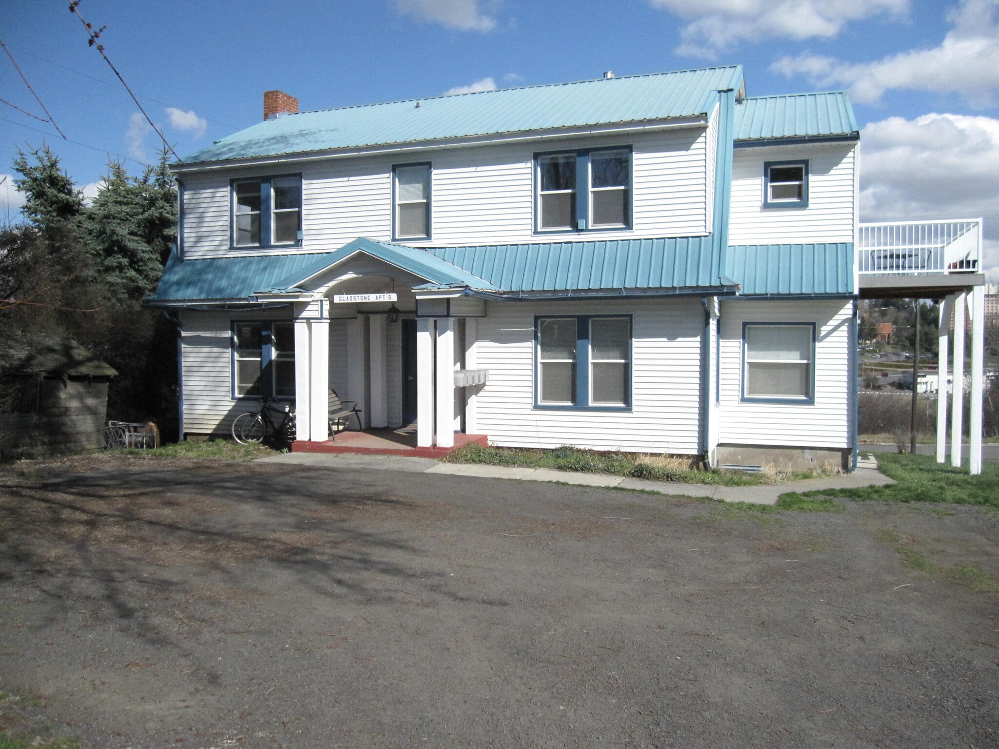 Building Photo - 220 SE Gladstone St