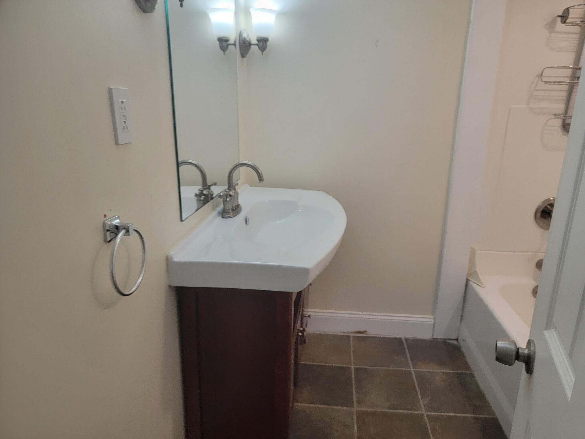 bathroom - 407 Bloom St