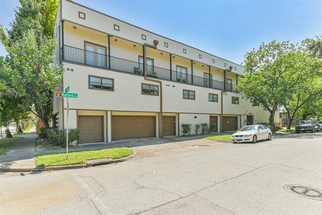 Primary Photo - 1342 Rutland St