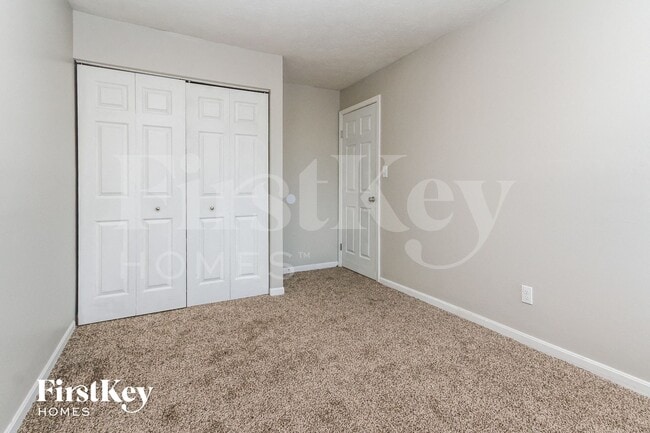 Building Photo - 104 Meadow Creek S Dr
