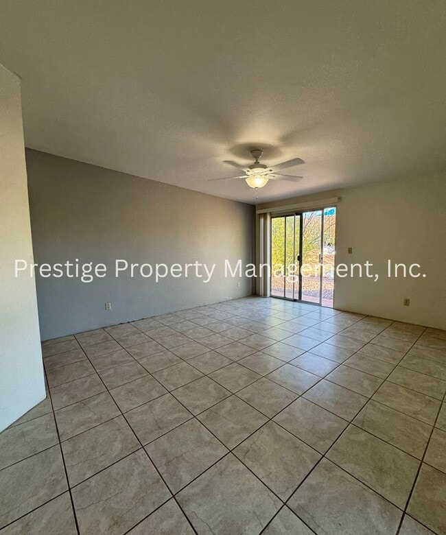 Building Photo - 3bd/2ba home tucked away in Northwest Tucs...