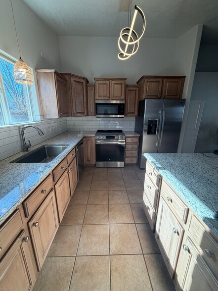 Kitchen - 559 E 300 S