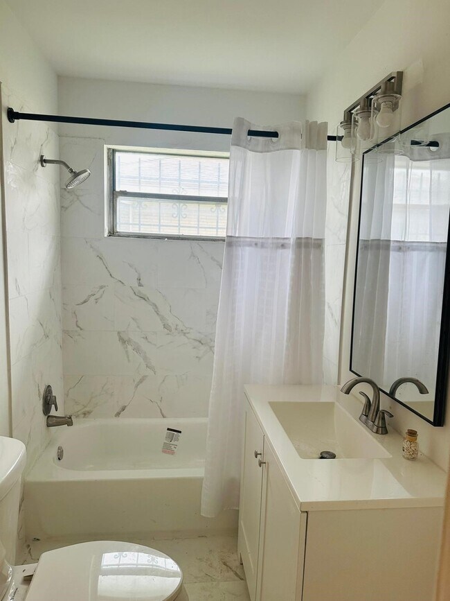 Building Photo - 4410 Billingsley St