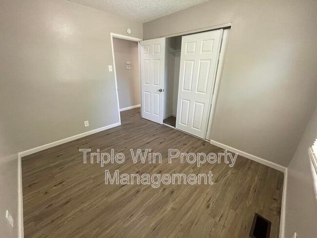 Building Photo - 2415 Stoney End Ct