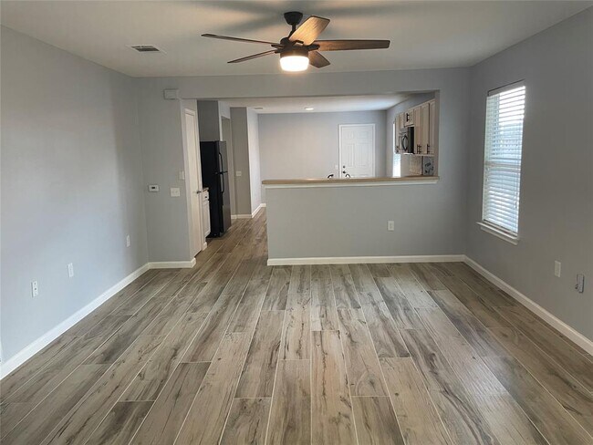 Building Photo - 3401 Sand Dunes Ave