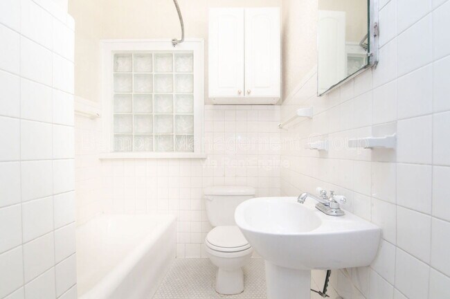 Building Photo - 1313 Buckingham Rd