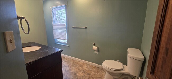 Building Photo - 63 Crocker Ave