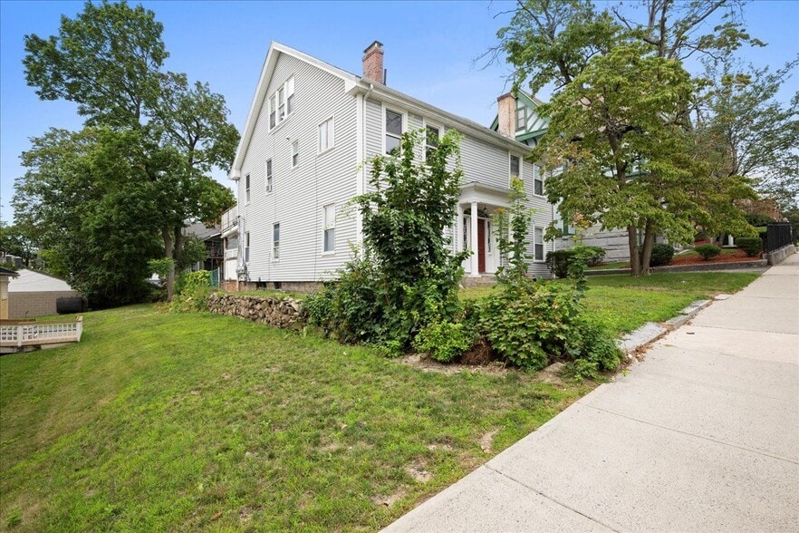 Building Photo - 36 Cedar St