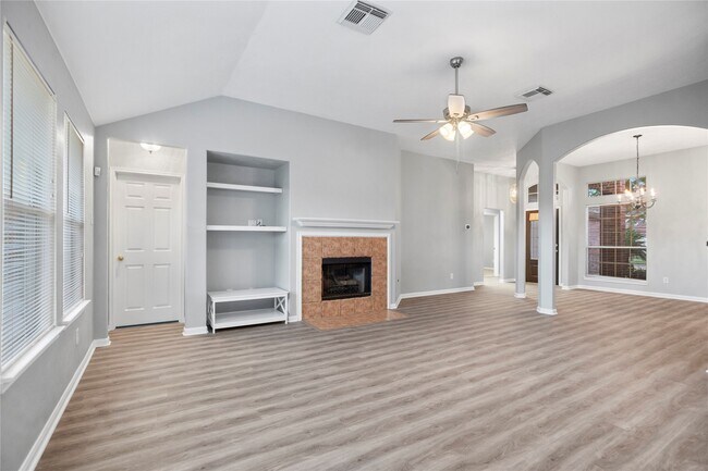 Building Photo - 2210 Melanie Park Dr