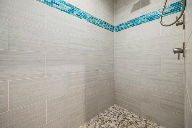Building Photo - 37 Briarcrest Dr