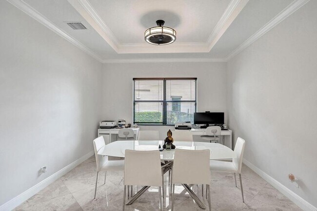 Building Photo - 8210 NW 115th Way