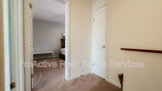 Building Photo - 519 W 20th St