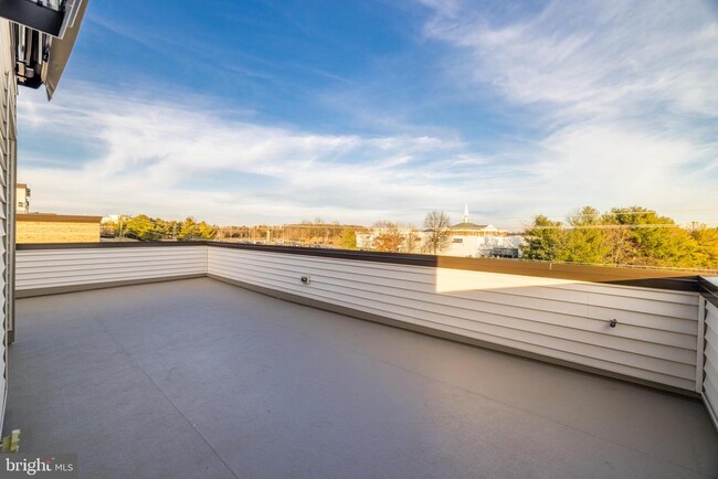 Building Photo - 43920 Ludwell Farm Square