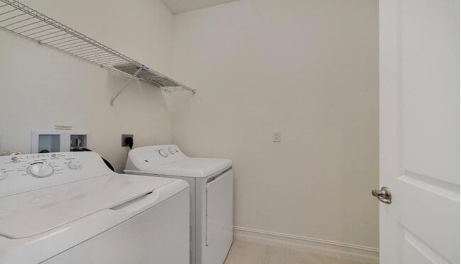 Building Photo - 9952 Brickhill Dr