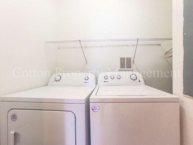 Building Photo - 2BR/1BA Apartment in Downtown Wilmington - Near Brooklyn Arts District - $1,375/Monthly - Pet Fri...
