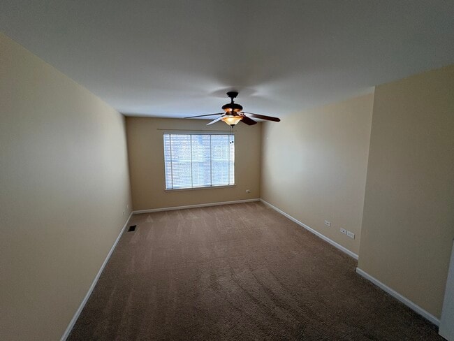 Building Photo - 647 Beaver Ct