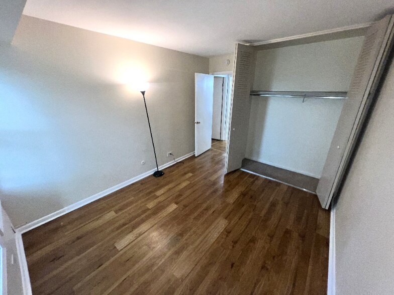 Building Photo - 2275 Country Club Dr