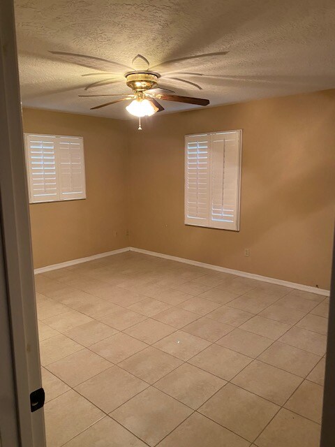 Building Photo - 4285 SE 54th St