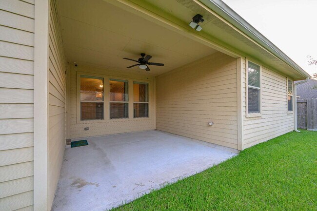 Building Photo - Charming home in Pearland!