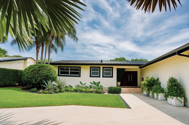 Primary Photo - 247 Shore Dr S