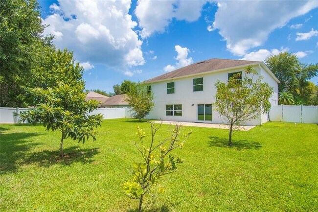 Building Photo - 5947 Ridge Lake Cir