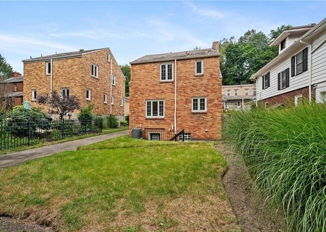 Building Photo - 3729 Baytree St