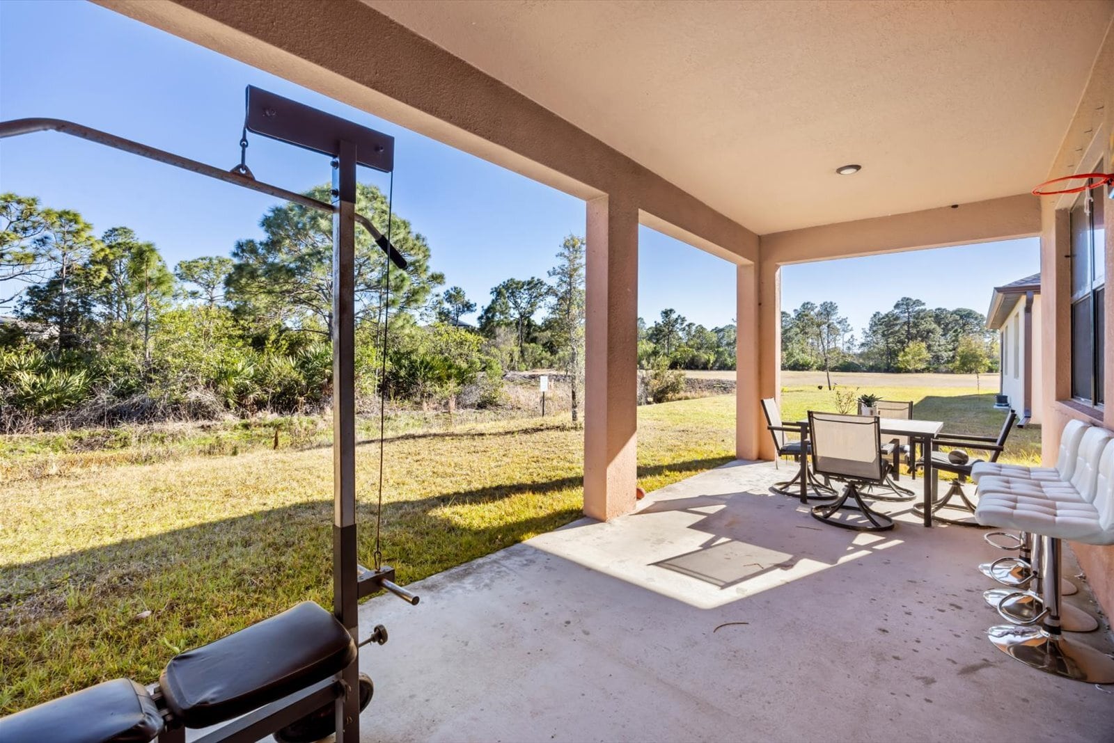 Building Photo - 6545 NW Oaklawn Way