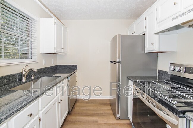 Building Photo - 4207 Iona Way