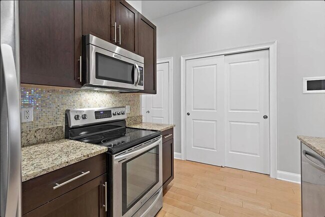 Building Photo - 100 Tidewater St